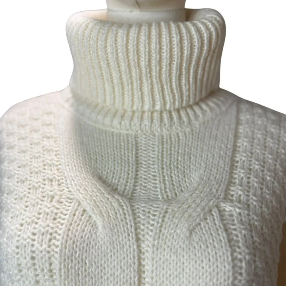 Woven Heart Cream Chunky Knit Turtleneck Sweater M NWT | Cable Sleeve Pullover